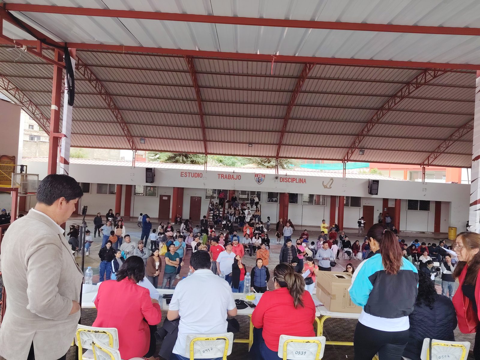 Adjudicación de primaria con participación de APAFA