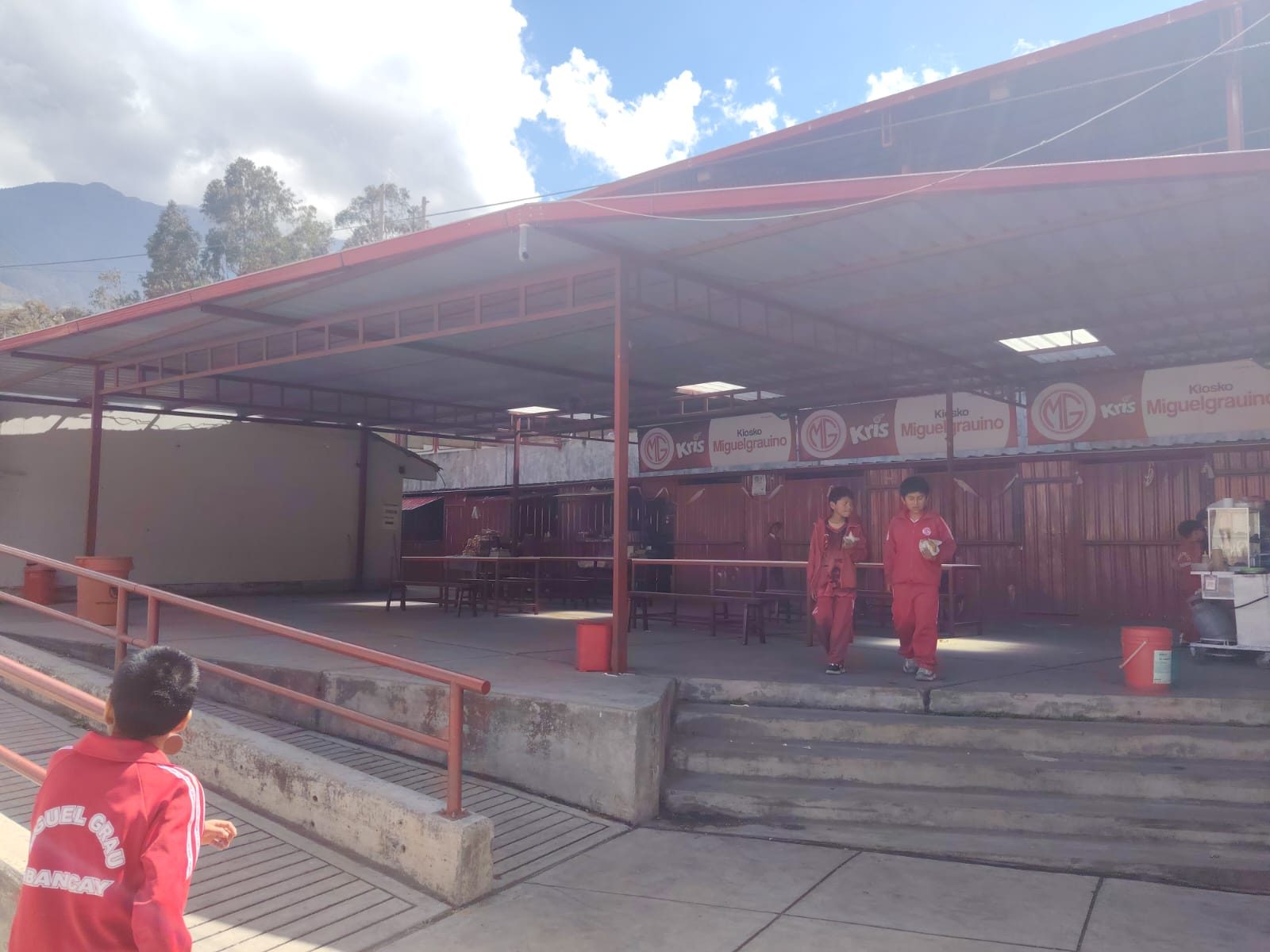 Construcción e implementación del techo de kioscos