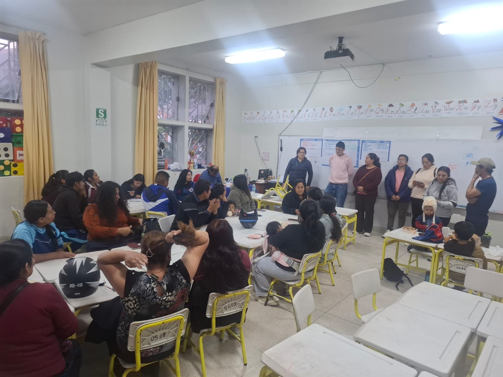 Reunión de padres en taller de Psicología